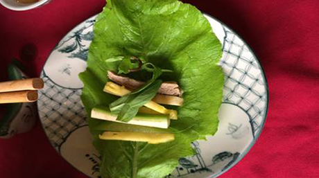 很特別的香菜包著食材非常清爽